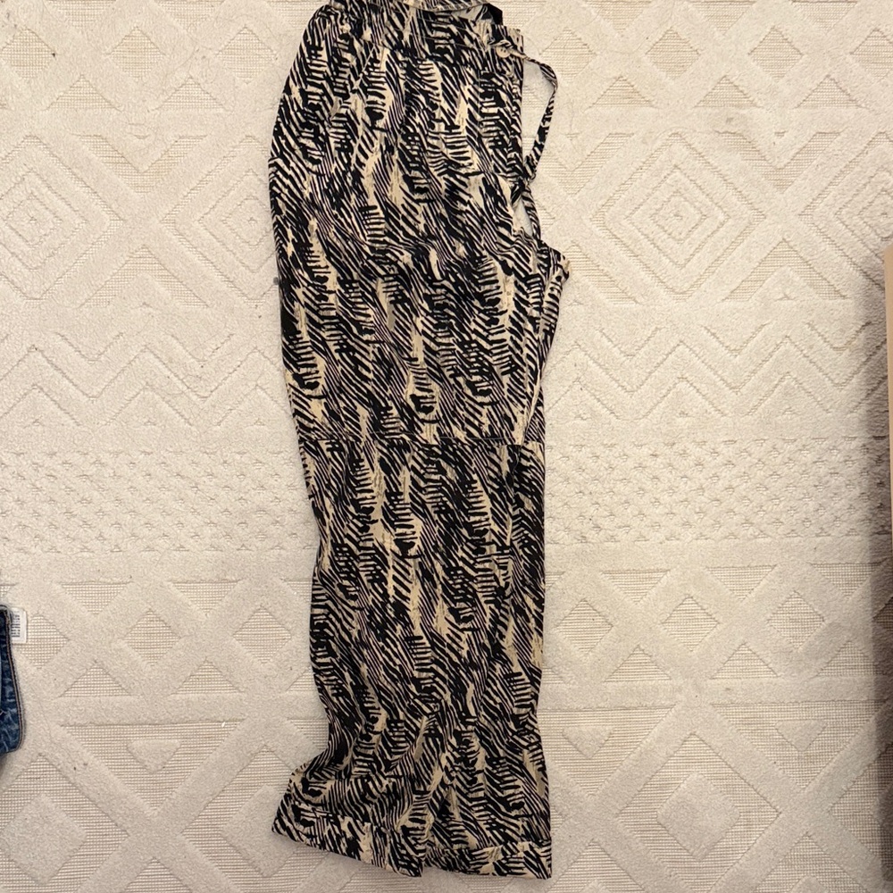 Apt. 9 Black and Cream Patterned Cropped Pants